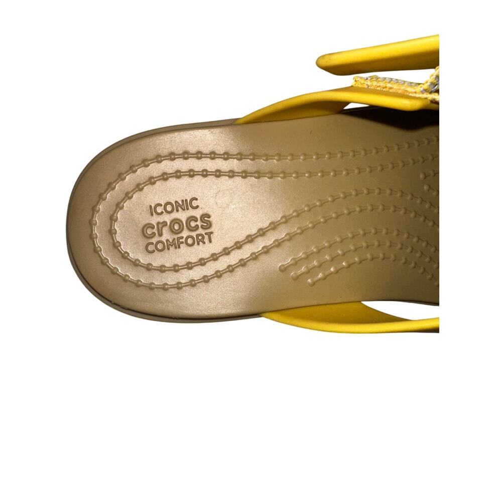 Crocs Women’s W6 Yellow Strappy Thong Sandals Comfort Lightweight Summer - Picture 4 of 6